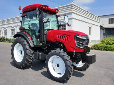 Malotraktor 704 s AC kabínou (70 koní) červený 8.30-24/14.9-30 Malotraktor 704 s AC kabínou (70 koní) červený 8.30-24/14.9-30