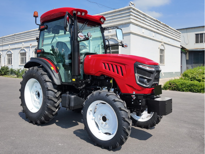 Malotraktor 704 s AC kabínou (70 koní) červený 8.30-24/14.9-30 Malotraktor 704 s AC kabínou (70 koní) červený 8.30-24/14.9-30