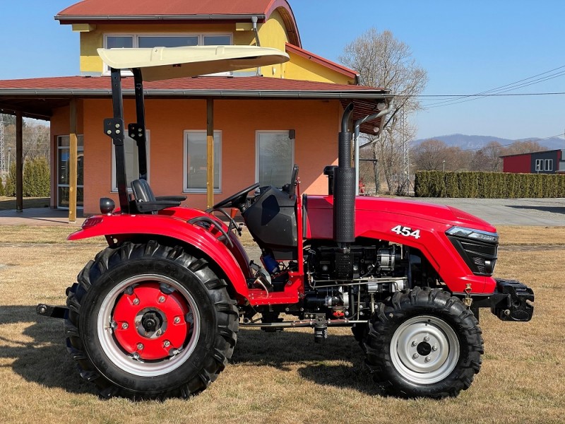 Malotraktor 454 (45 koní) červený