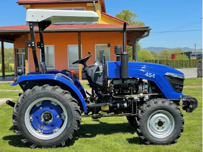 Malotraktor 454 (45 koní) modrý